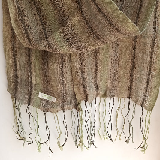 Gwer Nettle scarf